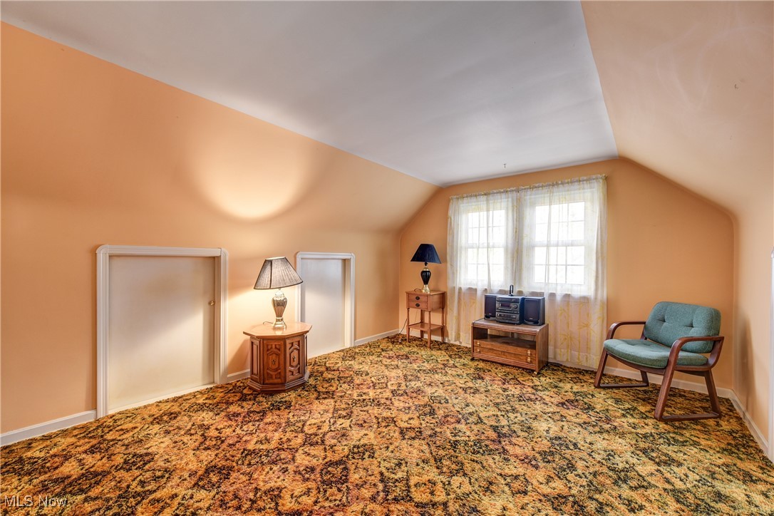 6387 Bonroi Drive Seven Hills OH 44131