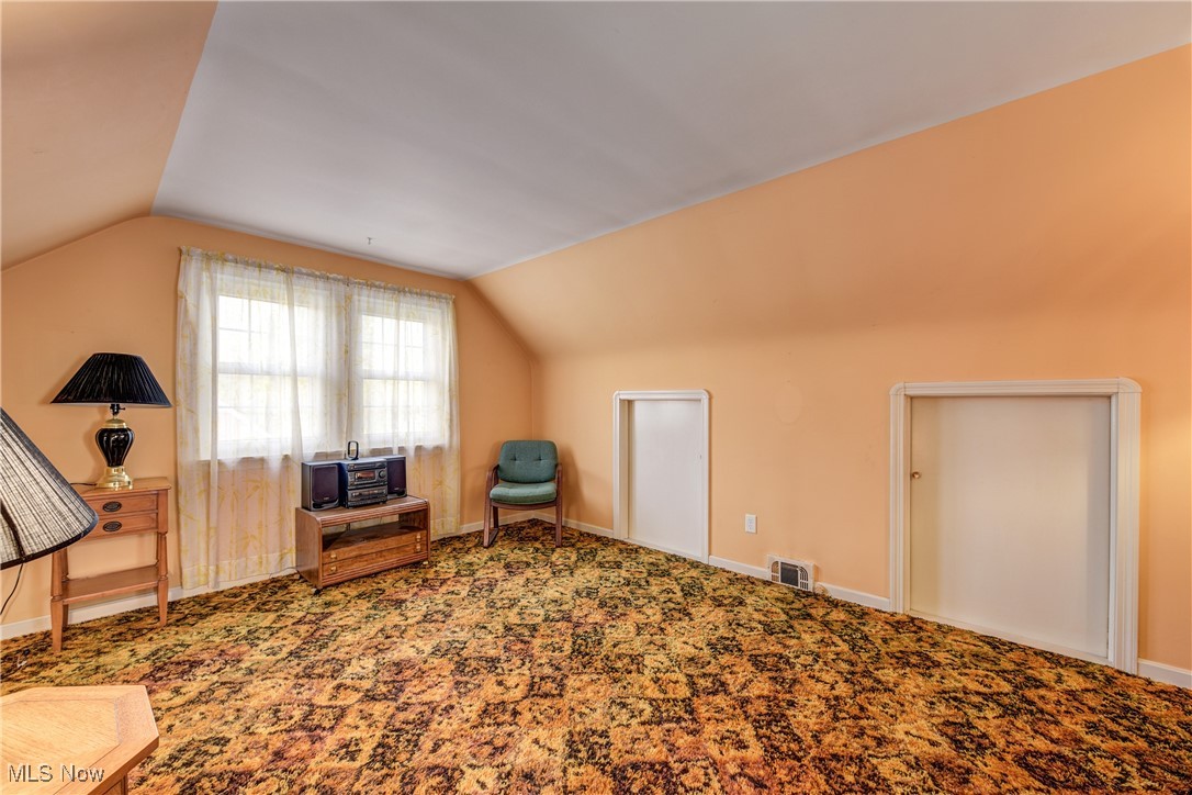 6387 Bonroi Drive Seven Hills OH 44131