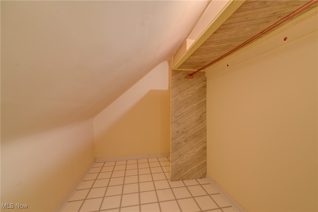 6387 Bonroi Drive Seven Hills OH 44131