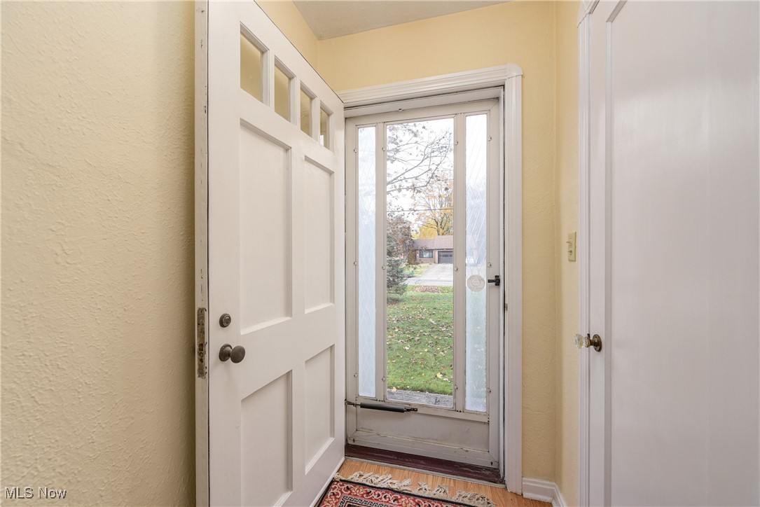 6387 Bonroi Drive Seven Hills OH 44131