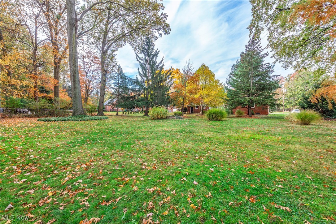 6387 Bonroi Drive Seven Hills OH 44131