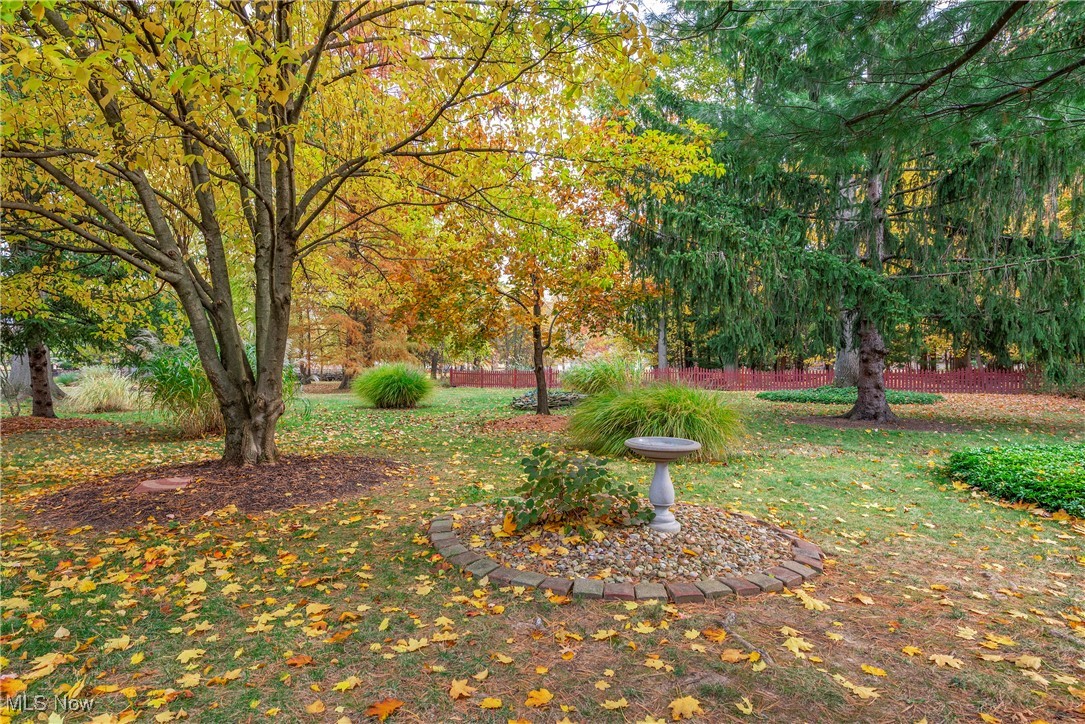 6387 Bonroi Drive Seven Hills OH 44131