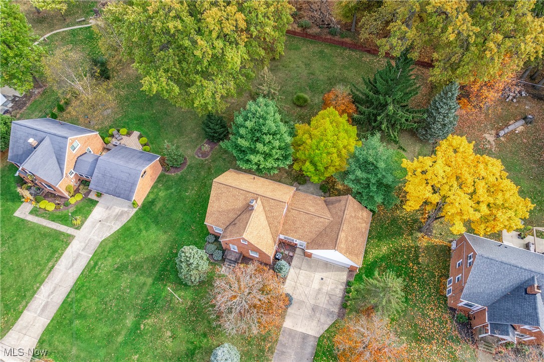 6387 Bonroi Drive Seven Hills OH 44131