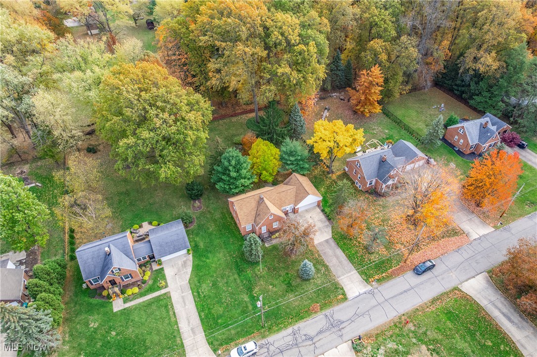 6387 Bonroi Drive Seven Hills OH 44131