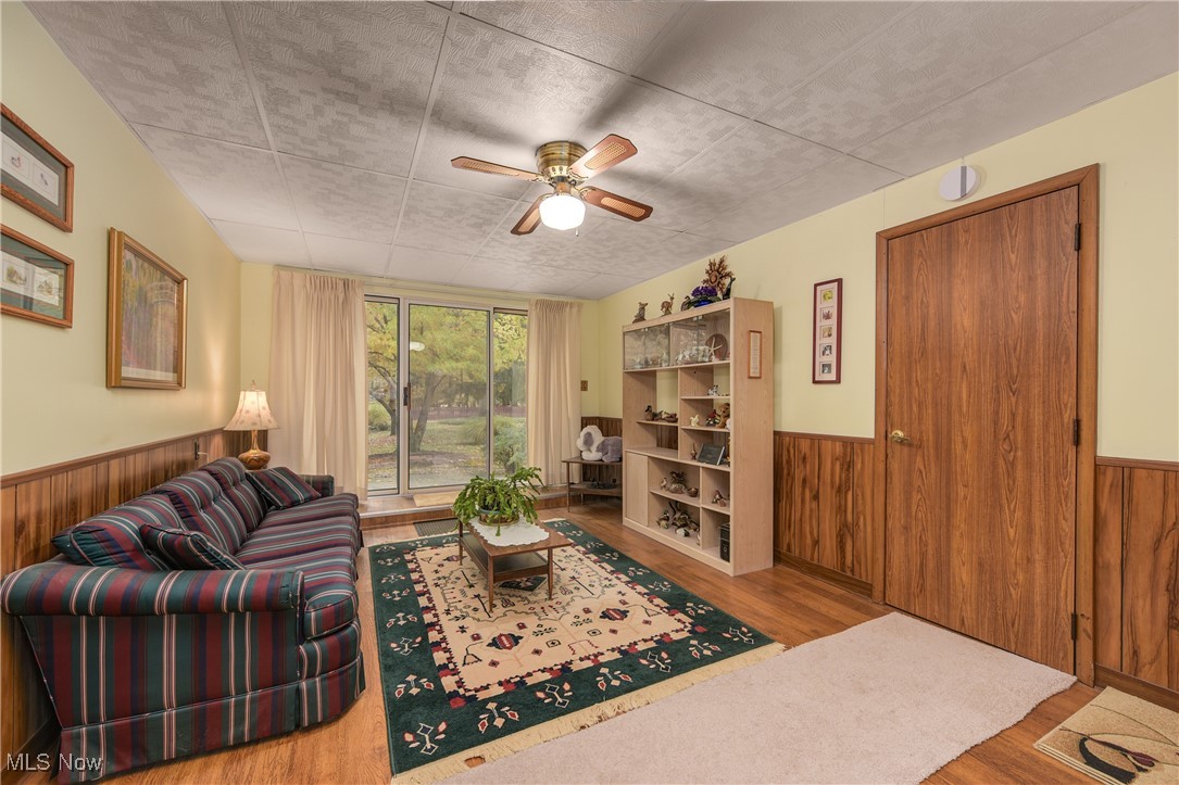 6387 Bonroi Drive Seven Hills OH 44131