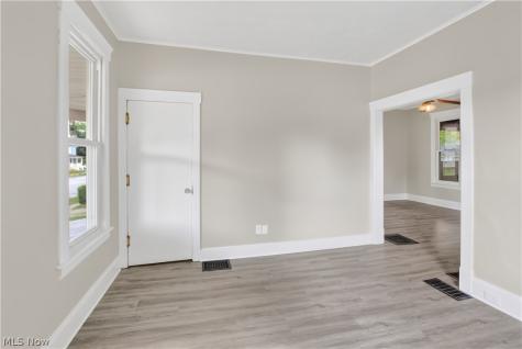 127 4th Street Elyria OH 44035