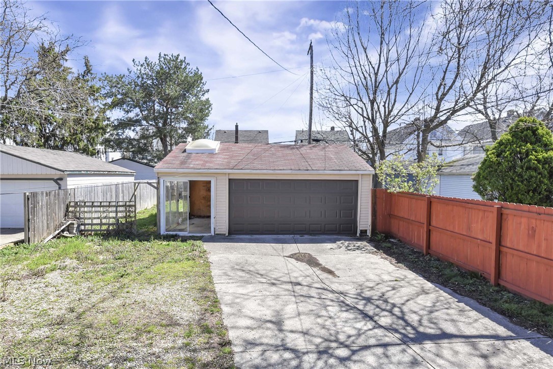 2037 Bunts Road Lakewood OH 44107