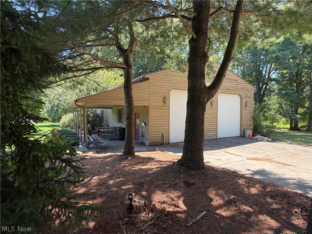 1406 Henn Hyde Road NE Warren OH 44484