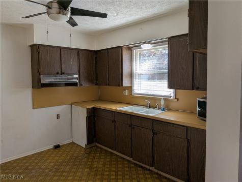 7160 Bretz Street NW Massillon OH 44646