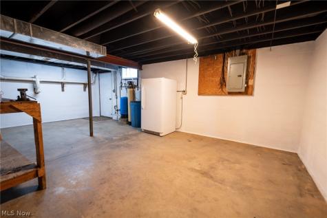14027 Mayfield Road Huntsburg OH 44046