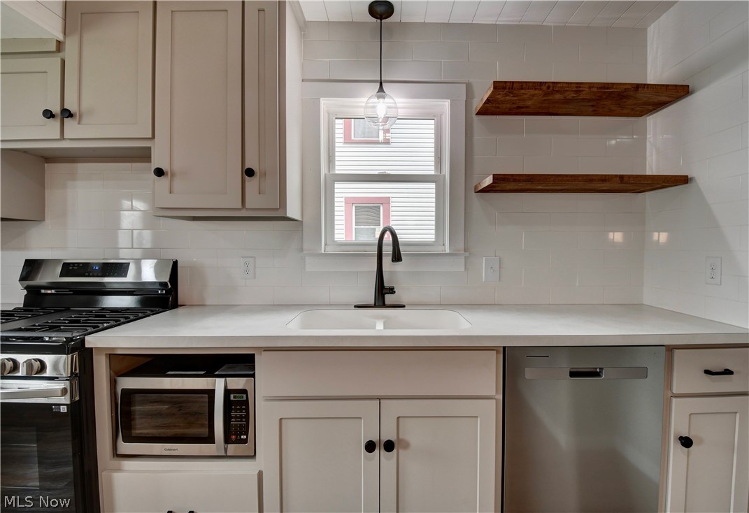 309 Redwood Street SW Beach City OH 44608