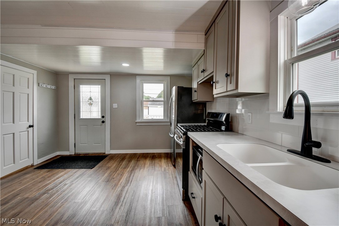 309 Redwood Street SW Beach City OH 44608