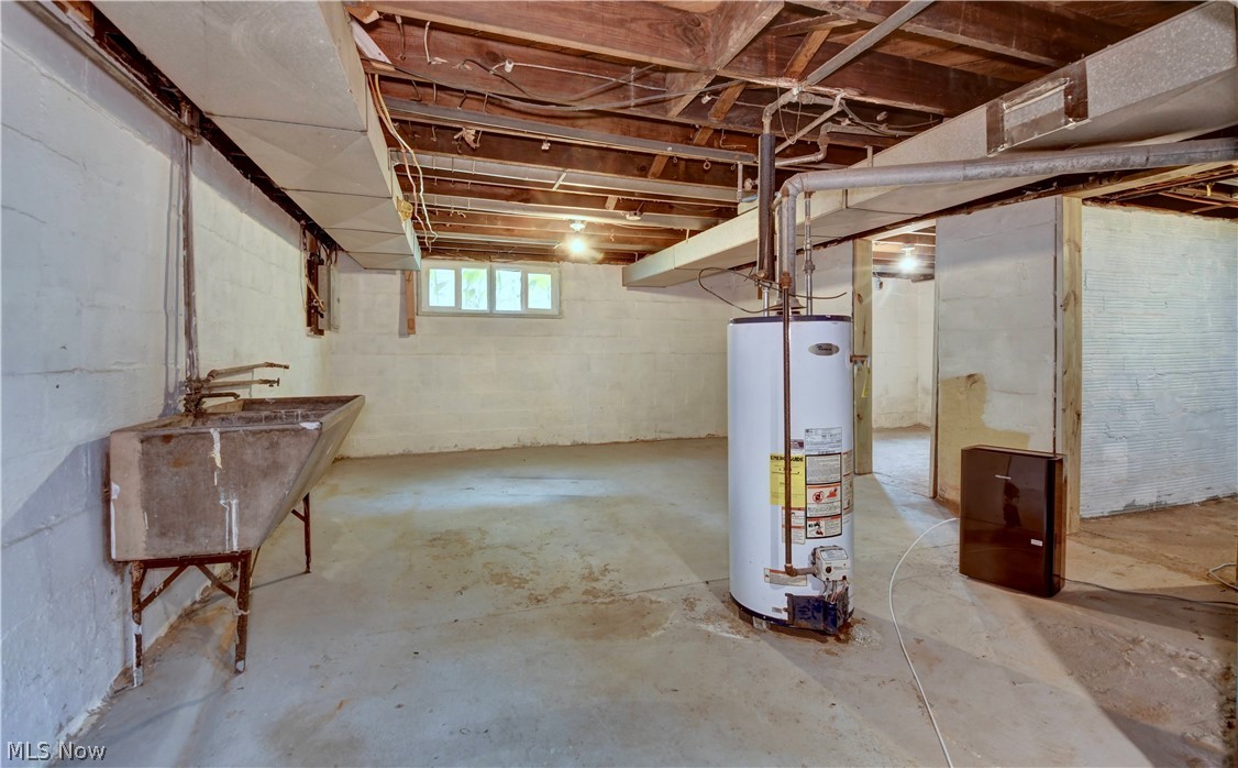 309 Redwood Street SW Beach City OH 44608