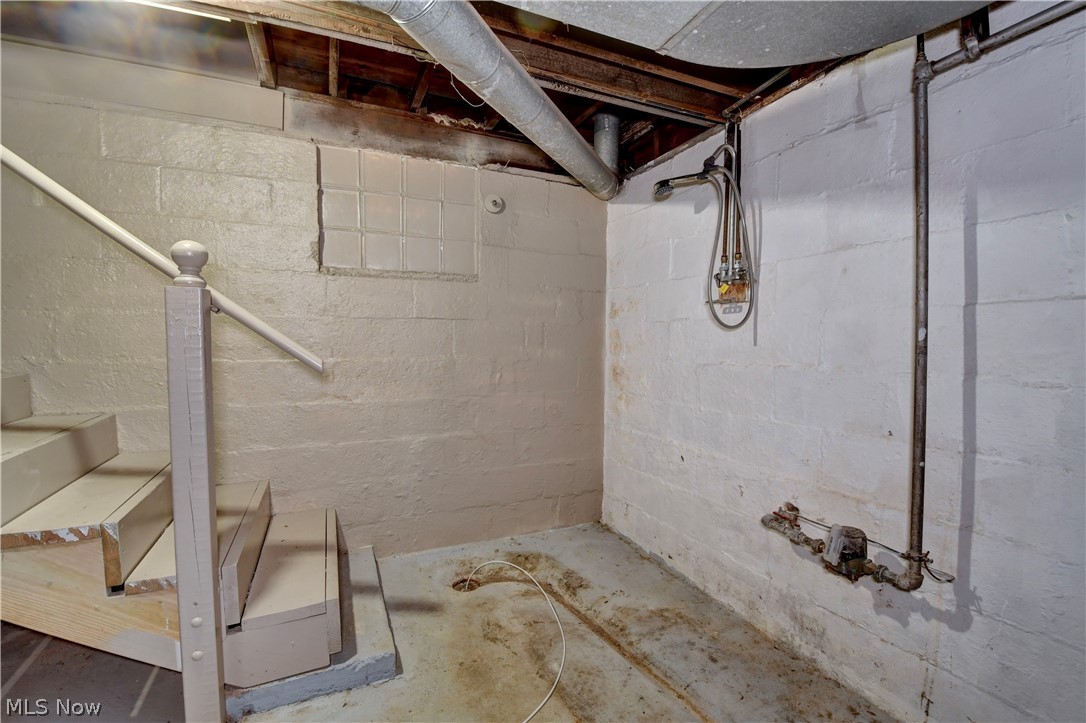 309 Redwood Street SW Beach City OH 44608