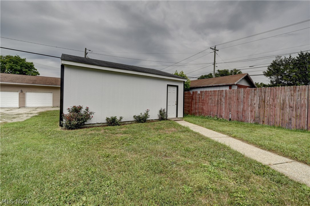309 Redwood Street SW Beach City OH 44608