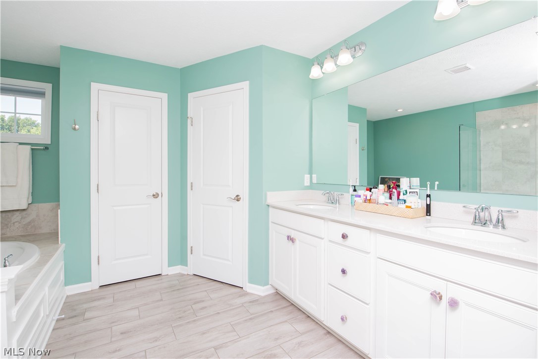 636 Beljon Lane Aurora OH 44202