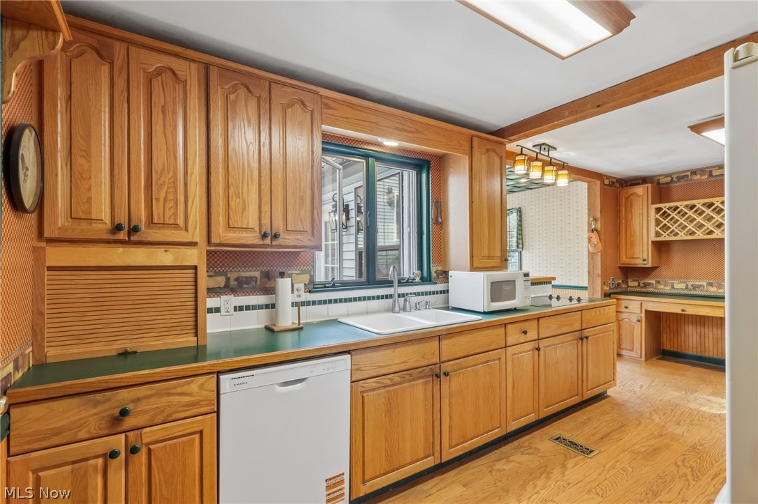 1168 North Road NE Warren OH 44483