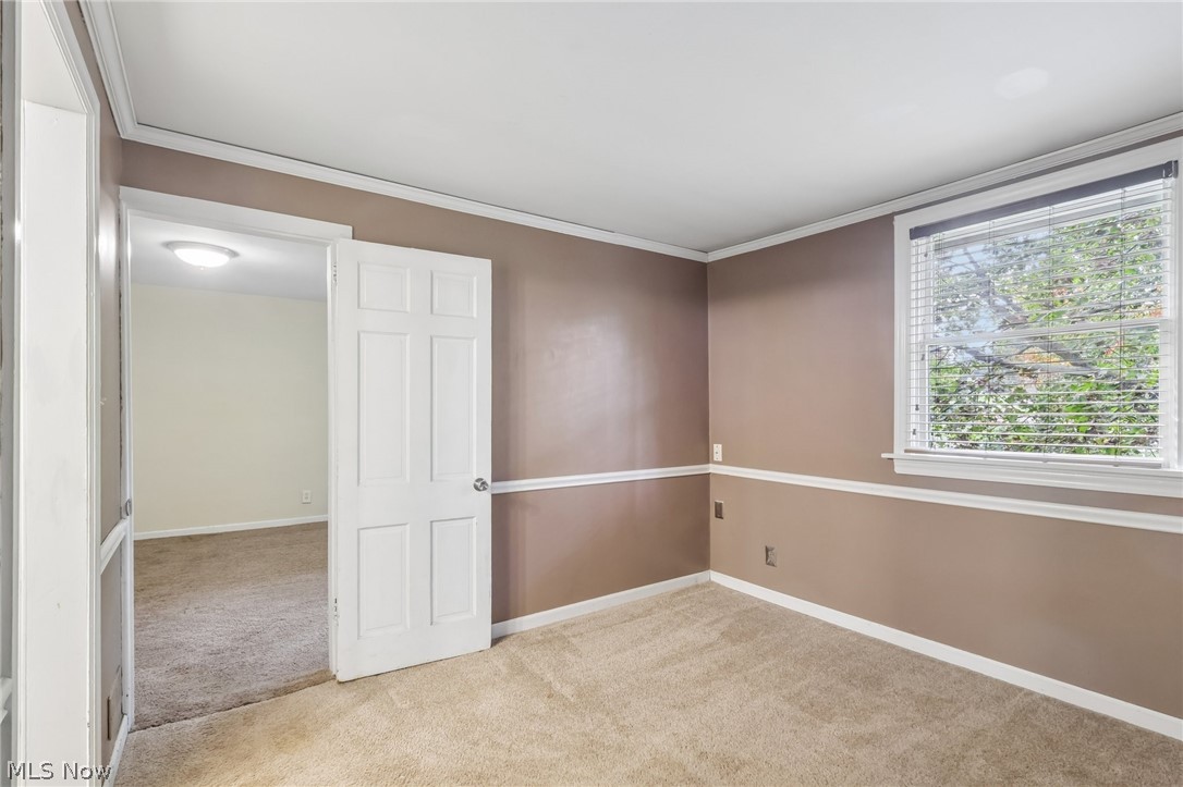 1168 North Road NE Warren OH 44483