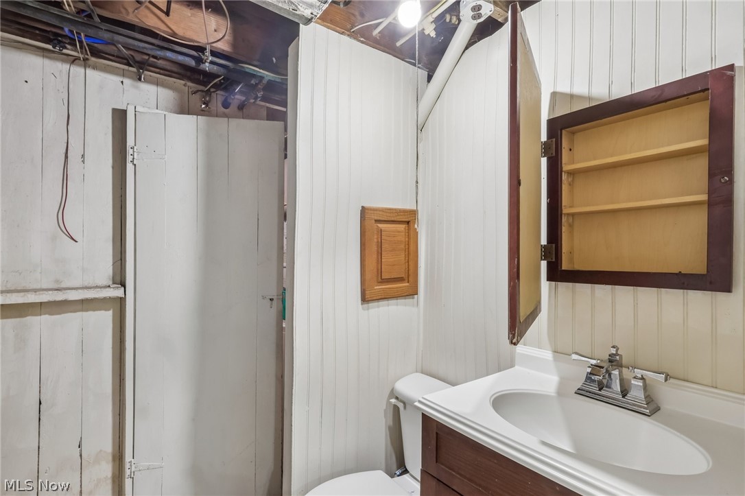 1168 North Road NE Warren OH 44483
