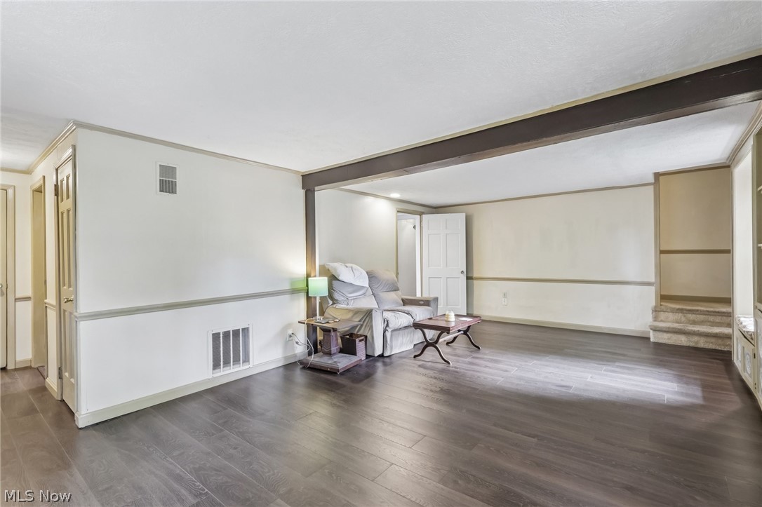 1168 North Road NE Warren OH 44483