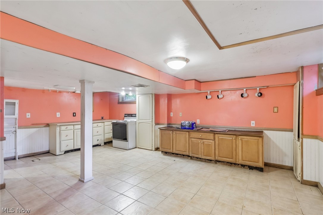 1168 North Road NE Warren OH 44483