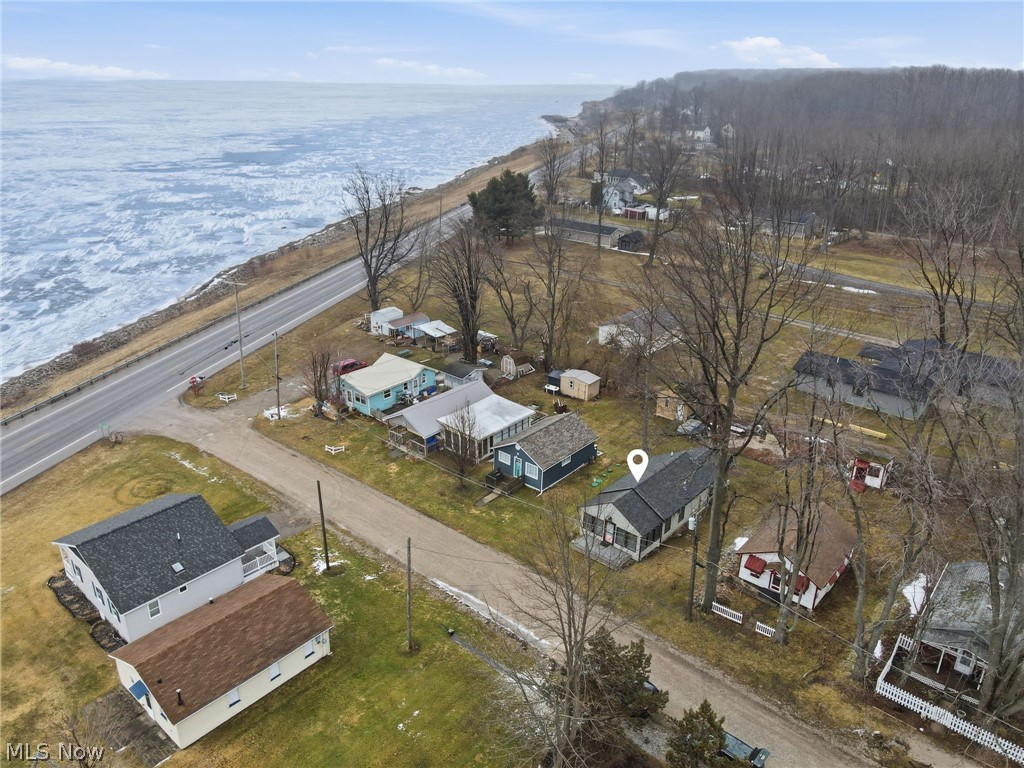 5 Stones Long Beach Drive Ashtabula OH 44004