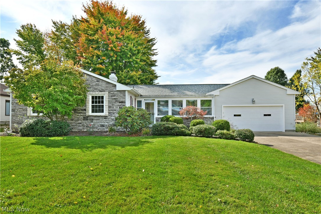 190 Maple Leaf Drive Hubbard OH 44425