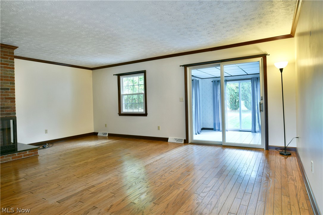 190 Maple Leaf Drive Hubbard OH 44425