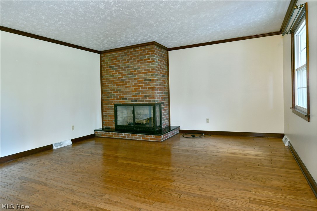 190 Maple Leaf Drive Hubbard OH 44425
