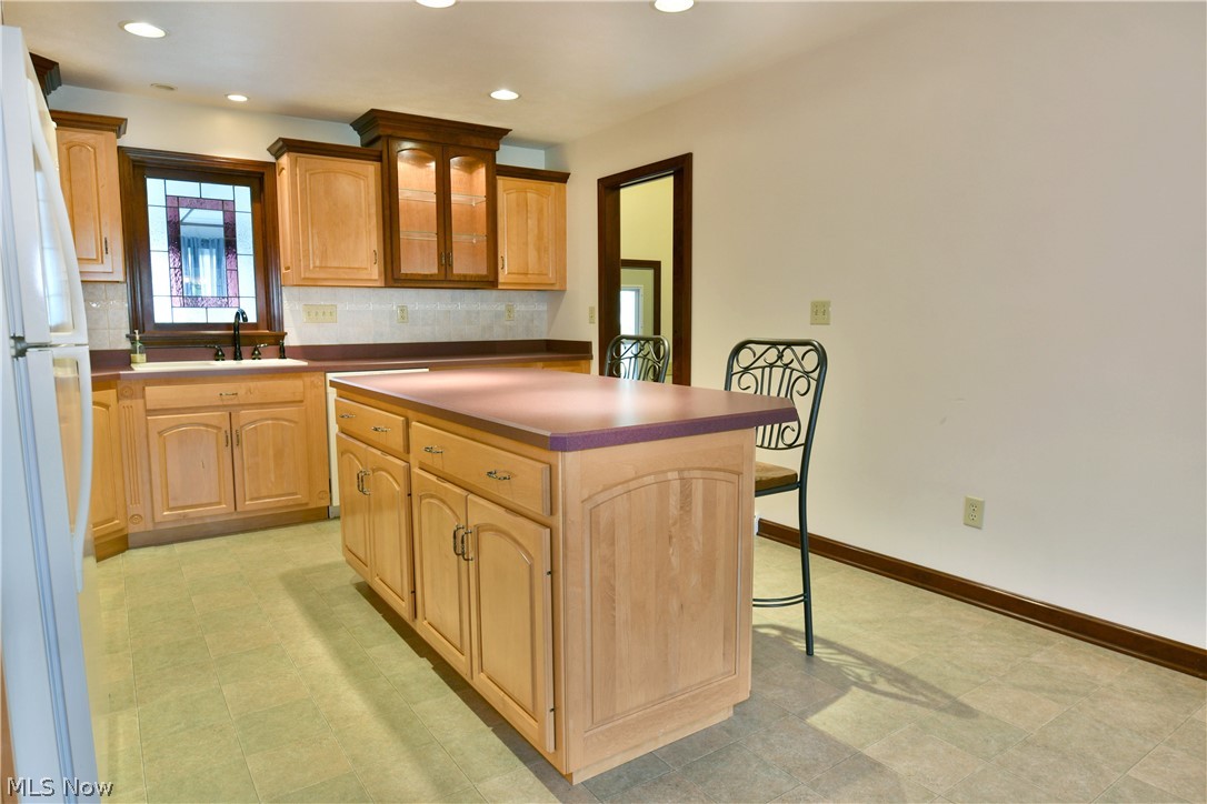 190 Maple Leaf Drive Hubbard OH 44425