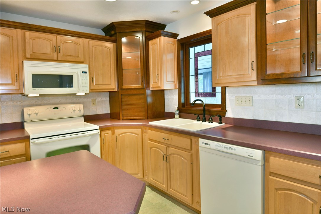 190 Maple Leaf Drive Hubbard OH 44425