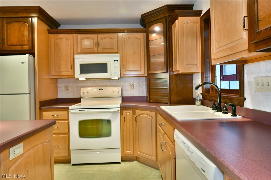 190 Maple Leaf Drive Hubbard OH 44425