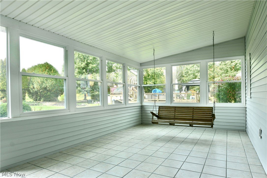190 Maple Leaf Drive Hubbard OH 44425