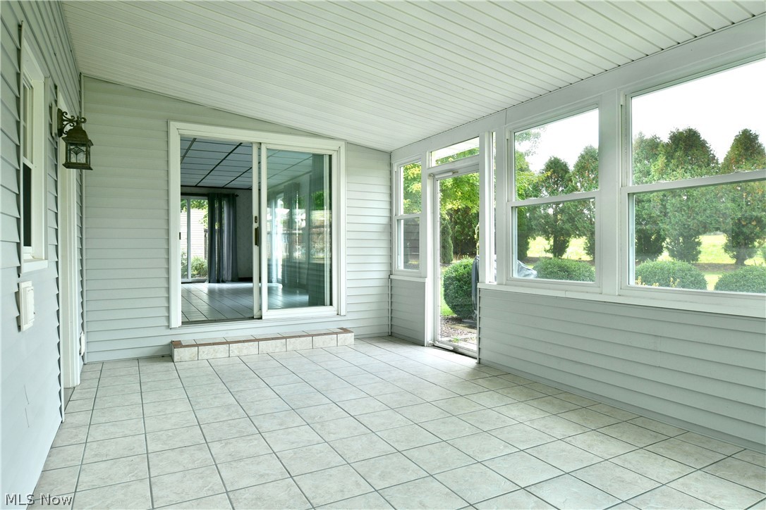 190 Maple Leaf Drive Hubbard OH 44425