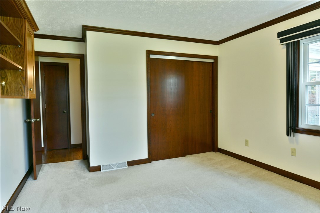 190 Maple Leaf Drive Hubbard OH 44425