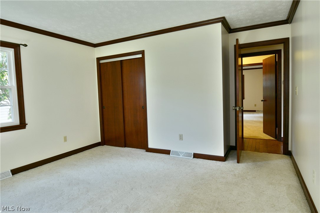 190 Maple Leaf Drive Hubbard OH 44425