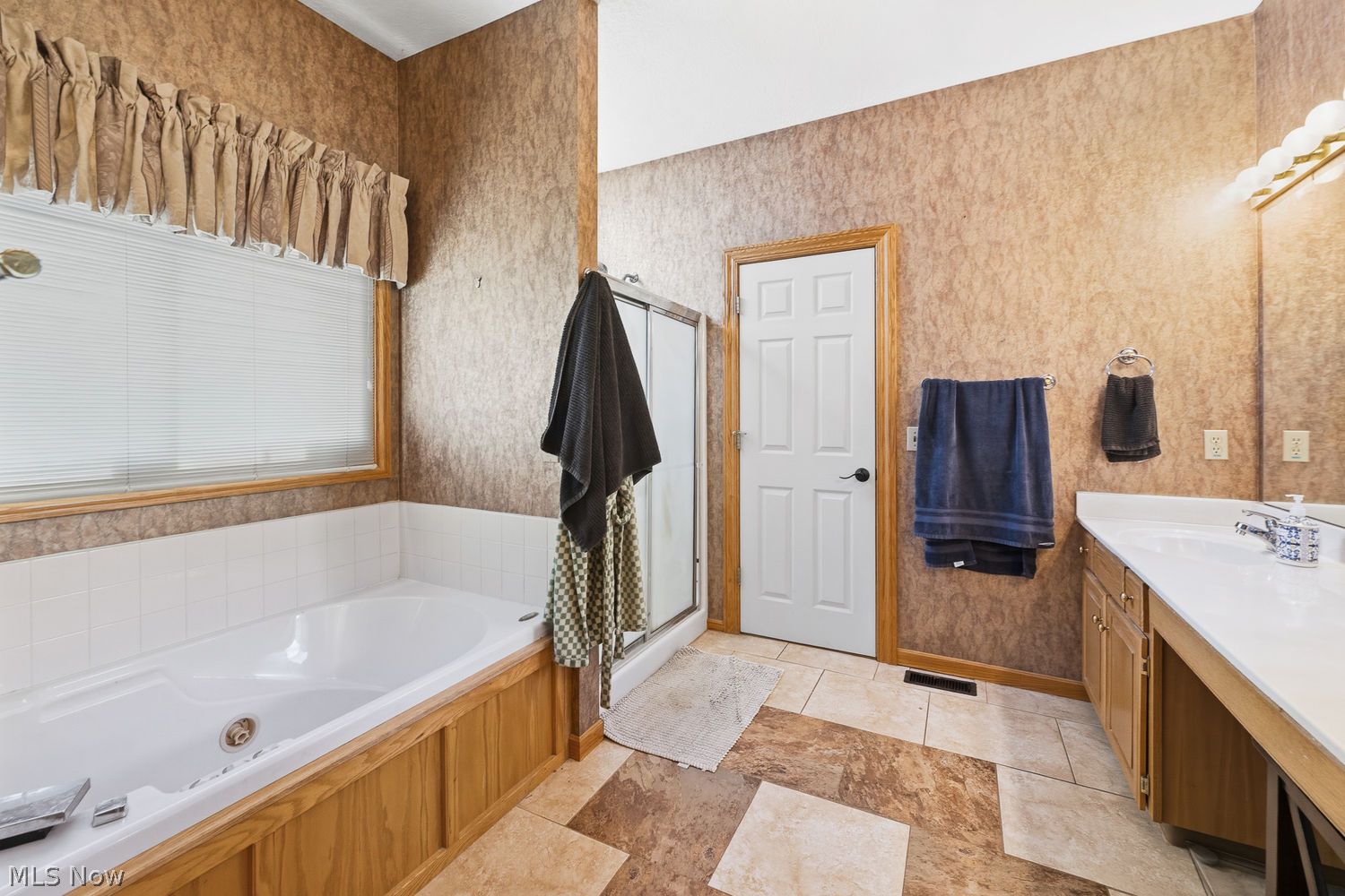 3790 Falcon Chase Street NW Uniontown OH 44685