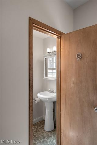 931 Orchard Park Drive Rocky River OH 44116