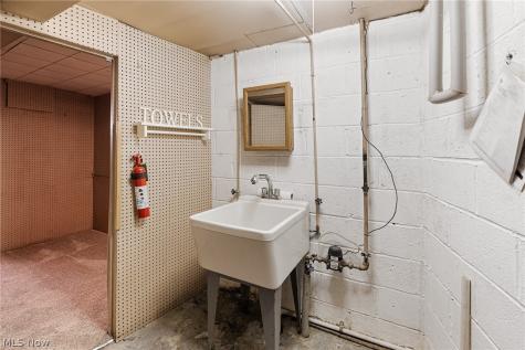 931 Orchard Park Drive Rocky River OH 44116