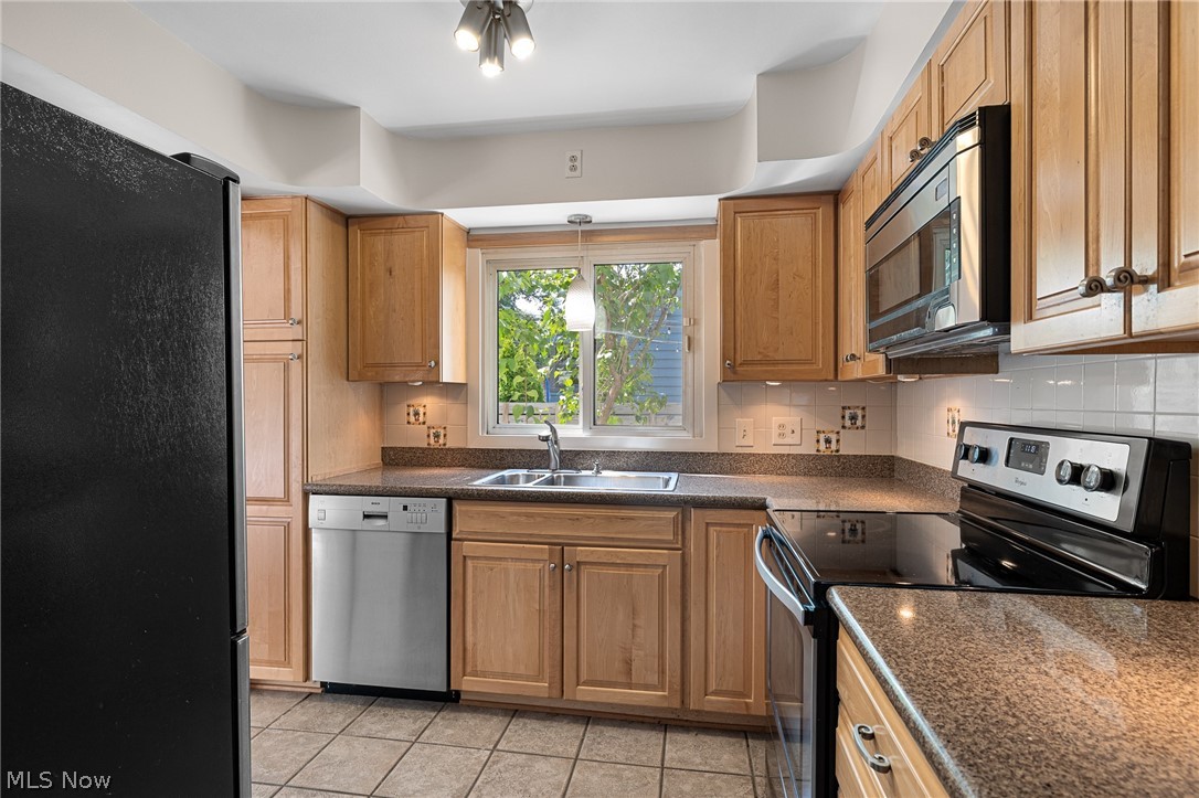 931 Orchard Park Drive Rocky River OH 44116
