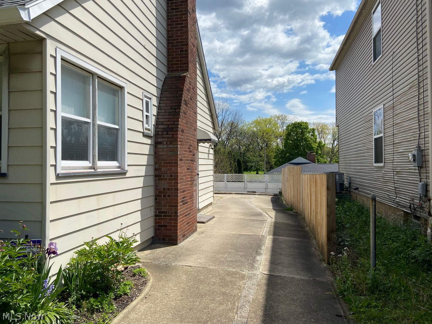 71 N Hawkins Avenue Akron OH 44313