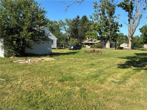 4095 Stump Avenue SW Navarre OH 44662