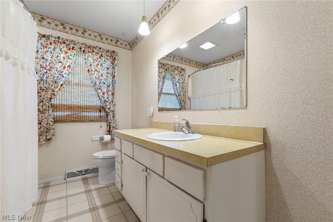 1055 Thomas Drive Ashland OH 44805