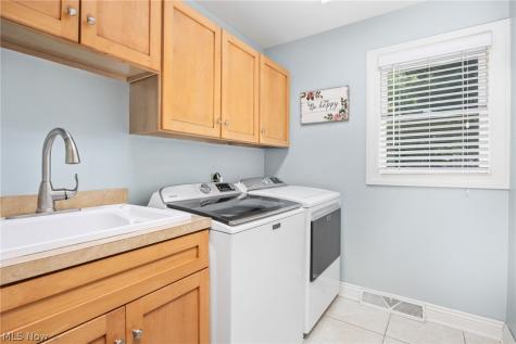 614 Red Rock Drive Wadsworth OH 44281