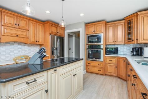 614 Red Rock Drive Wadsworth OH 44281