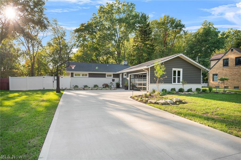 Westlake OH, 2742 Horseshoe Boulevard