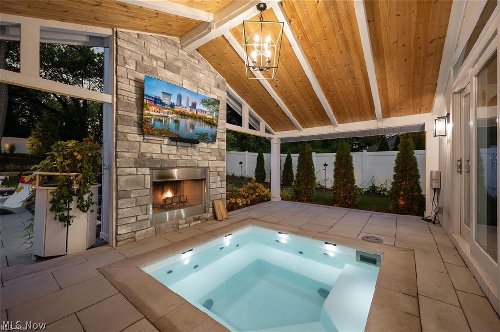 2742 Horseshoe Boulevard Westlake OH 44145