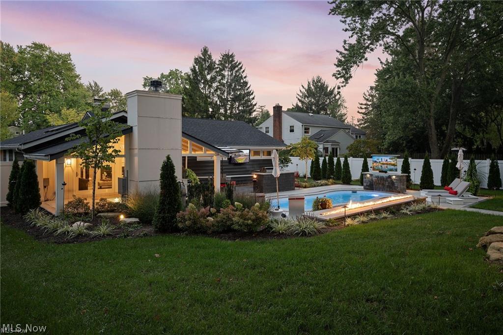 2742 Horseshoe Boulevard Westlake OH 44145