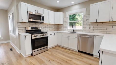 125 Manning Drive Berea OH 44017