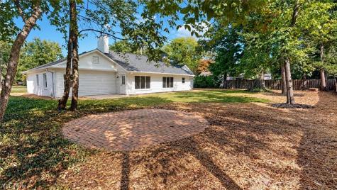 125 Manning Drive Berea OH 44017